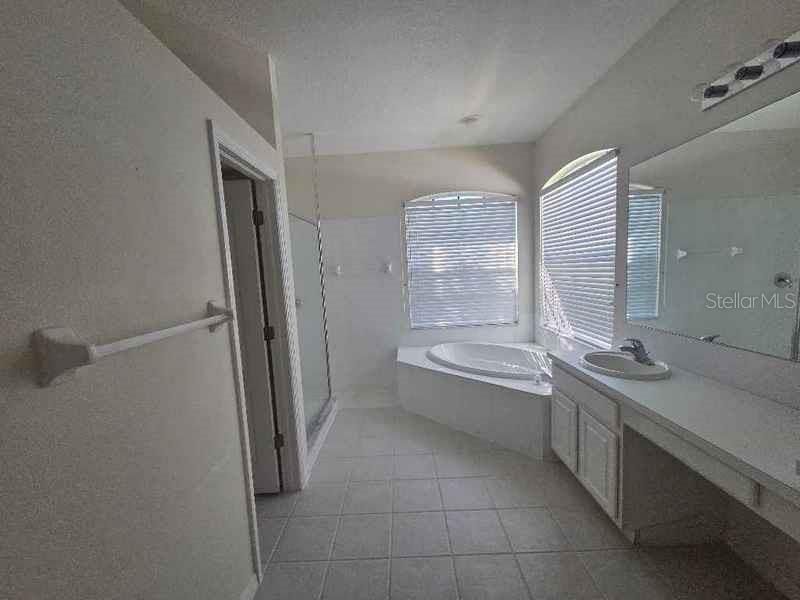 待售: $373,000 (4 贝兹, 3 浴室, 2274 平方英尺)