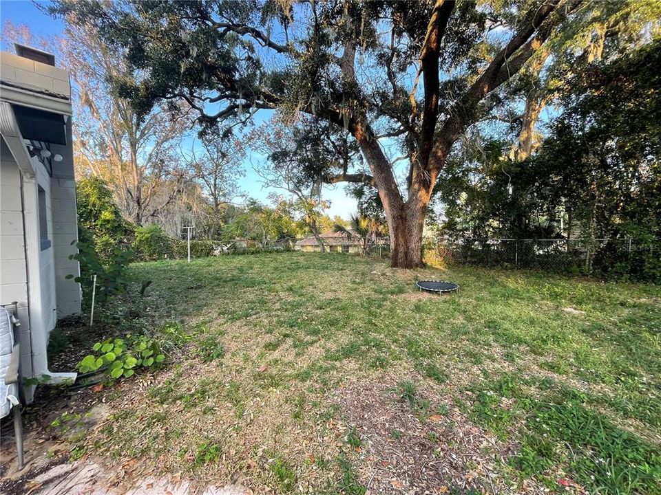 Active With Contract: $265,000 (3 beds, 2 baths, 1896 Square Feet)