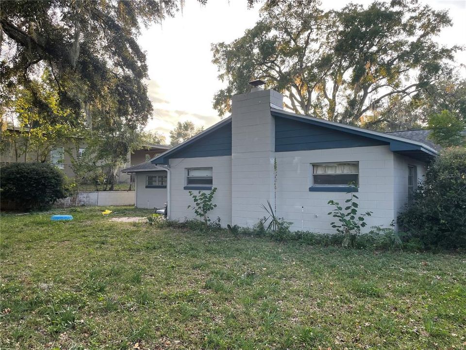 Active With Contract: $265,000 (3 beds, 2 baths, 1896 Square Feet)