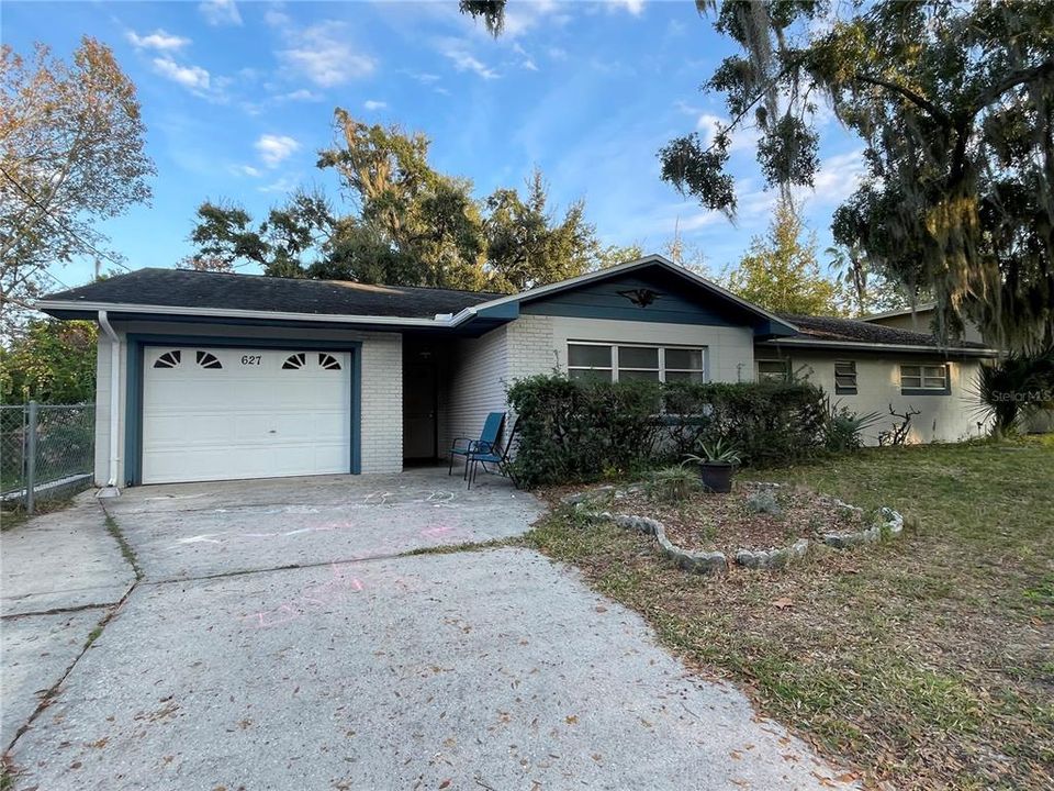 Active With Contract: $265,000 (3 beds, 2 baths, 1896 Square Feet)