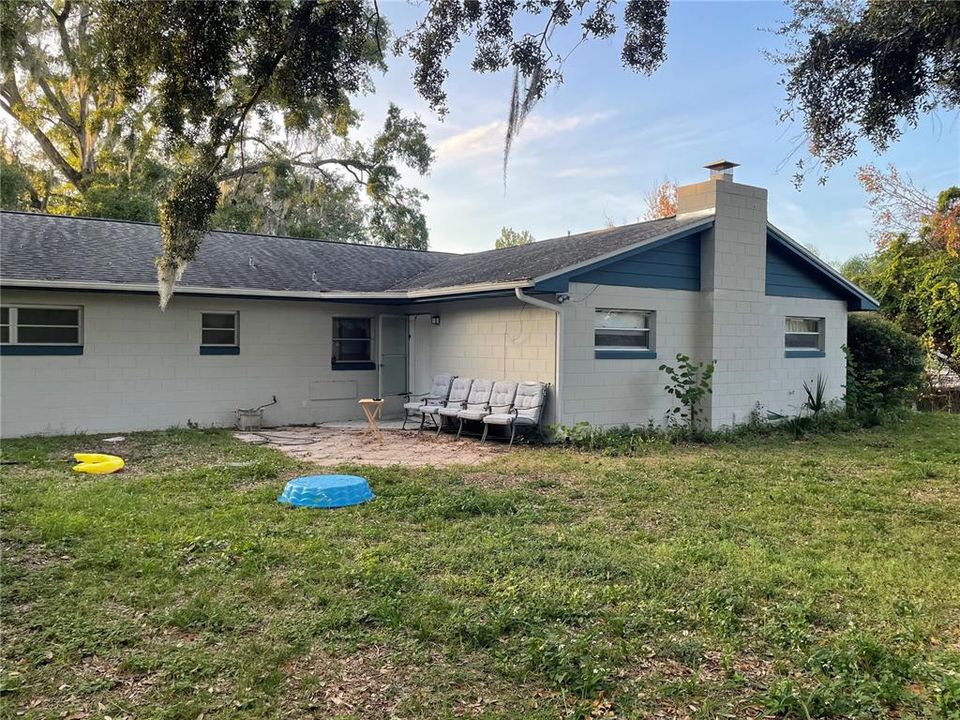 Active With Contract: $265,000 (3 beds, 2 baths, 1896 Square Feet)