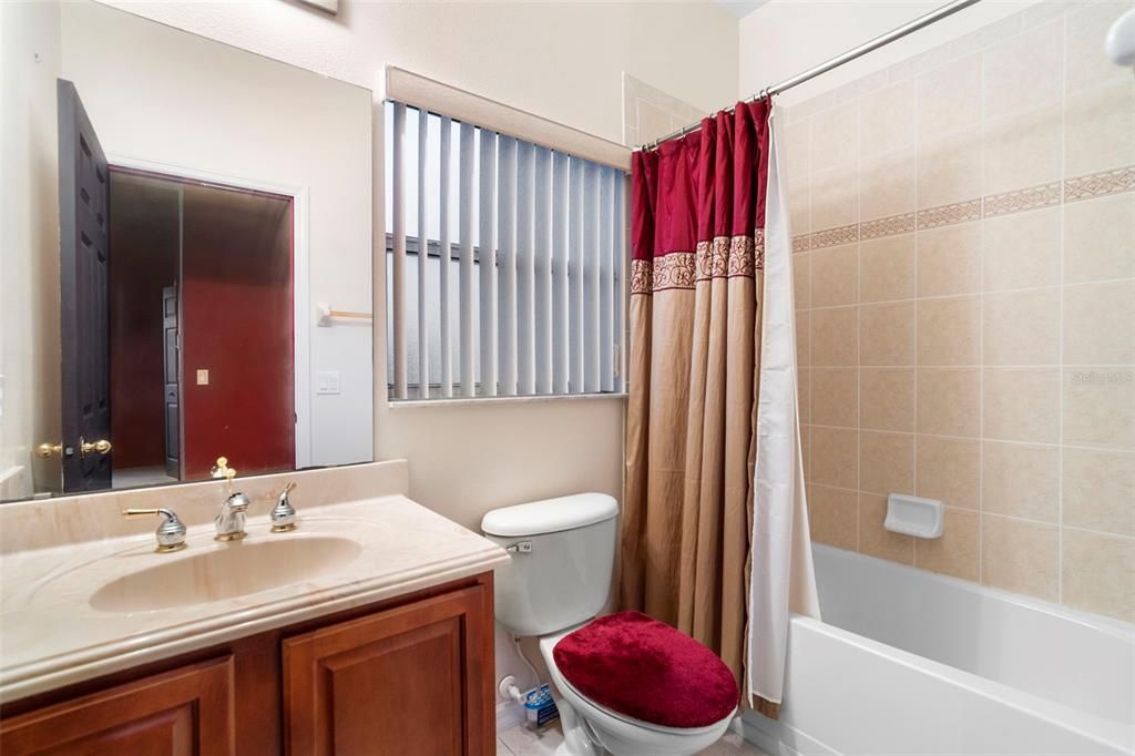 En Venta: $670,000 (5 camas, 4 baños, 3340 Pies cuadrados)