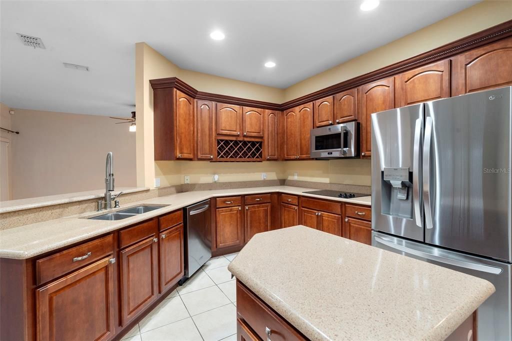 待售: $670,000 (5 贝兹, 4 浴室, 3340 平方英尺)