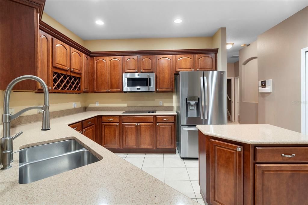 待售: $670,000 (5 贝兹, 4 浴室, 3340 平方英尺)