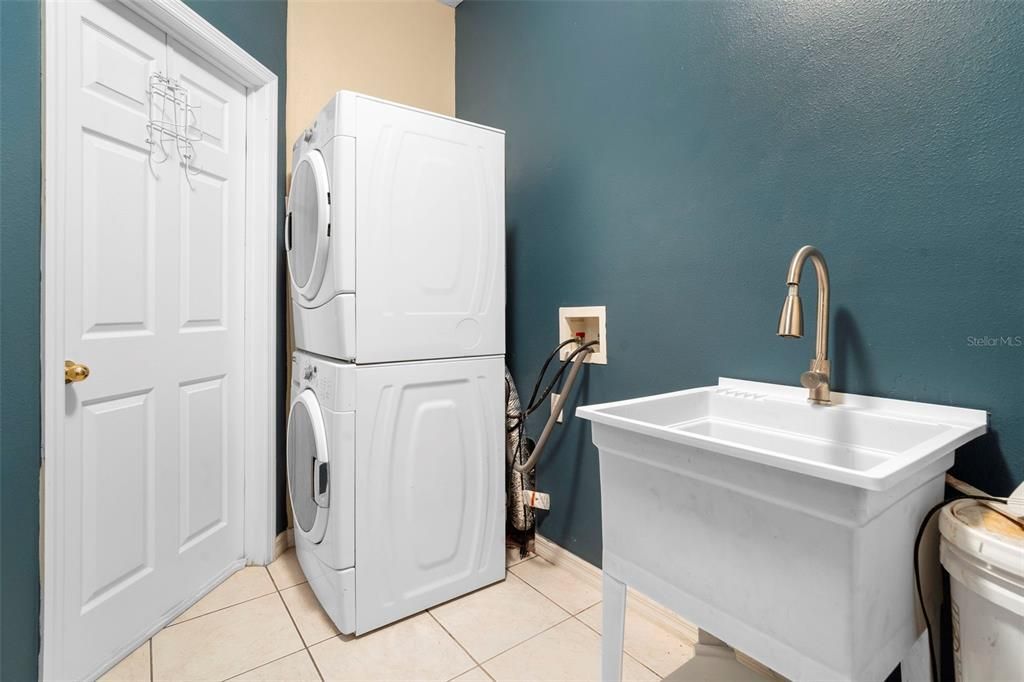 En Venta: $670,000 (5 camas, 4 baños, 3340 Pies cuadrados)