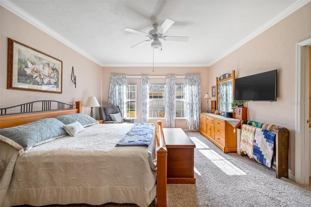 For Sale: $329,000 (3 beds, 2 baths, 1787 Square Feet)