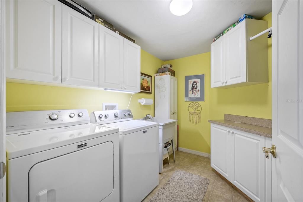 For Sale: $329,000 (3 beds, 2 baths, 1787 Square Feet)