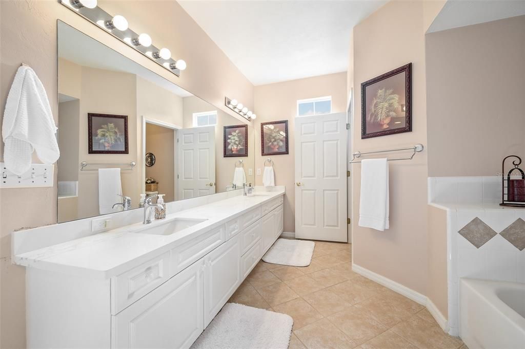 For Sale: $329,000 (3 beds, 2 baths, 1787 Square Feet)