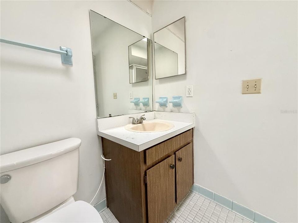 For Sale: $378,000 (4 beds, 2 baths, 1641 Square Feet)