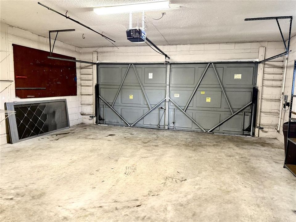 For Sale: $378,000 (4 beds, 2 baths, 1641 Square Feet)