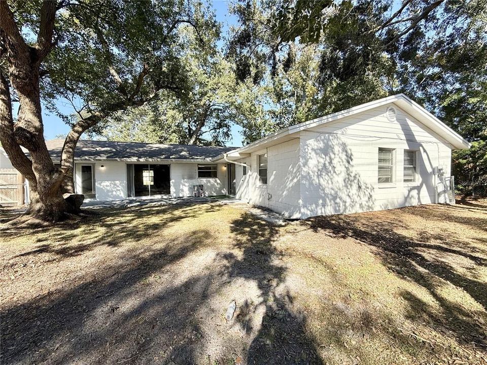 For Sale: $378,000 (4 beds, 2 baths, 1641 Square Feet)