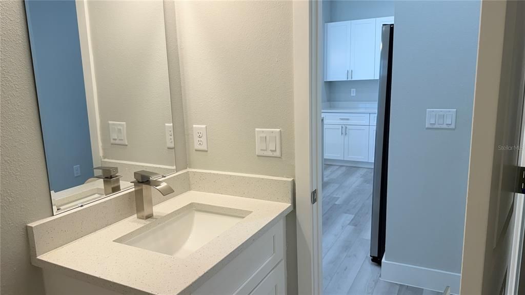 待售: $349,900 (4 贝兹, 2 浴室, 1695 平方英尺)