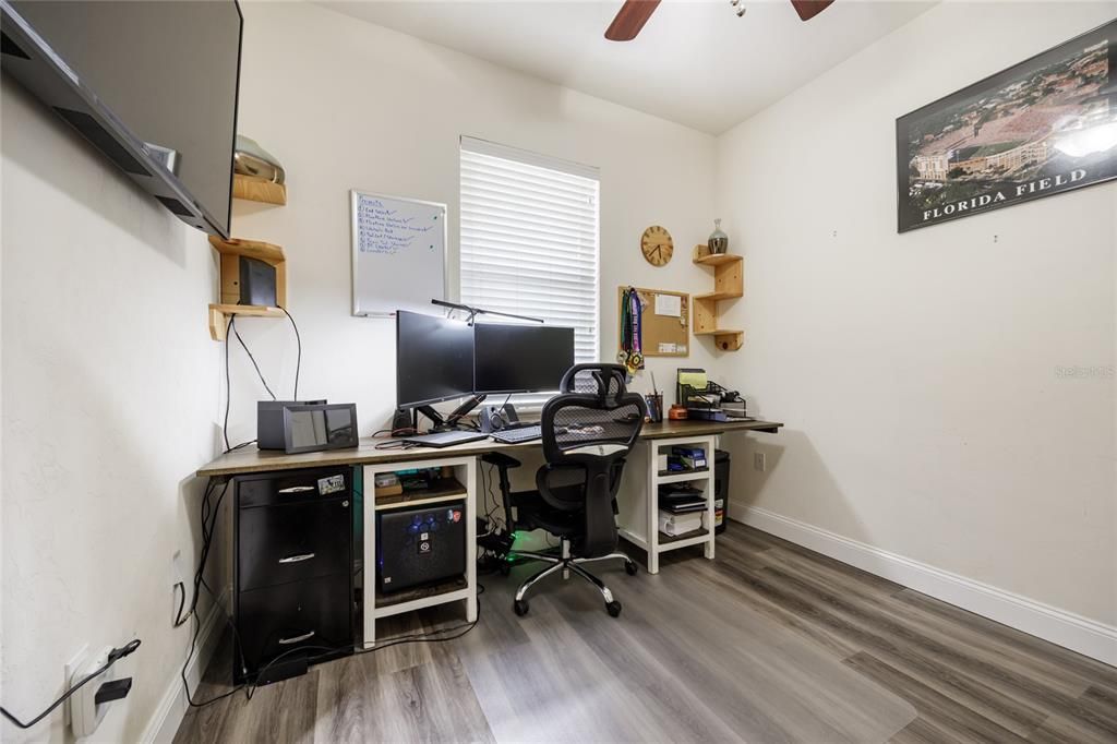 For Sale: $295,000 (3 beds, 2 baths, 1402 Square Feet)