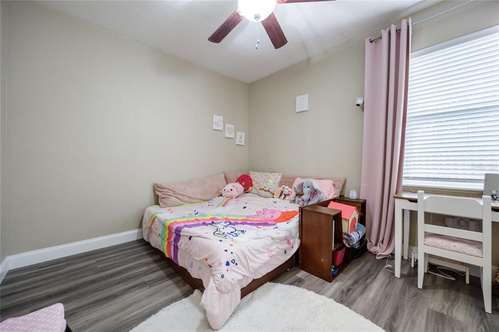 For Sale: $295,000 (3 beds, 2 baths, 1402 Square Feet)