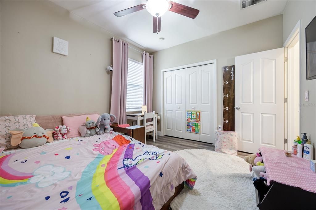 For Sale: $295,000 (3 beds, 2 baths, 1402 Square Feet)