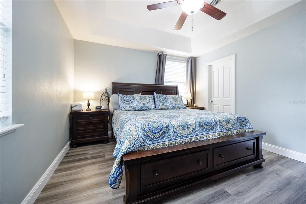 For Sale: $295,000 (3 beds, 2 baths, 1402 Square Feet)