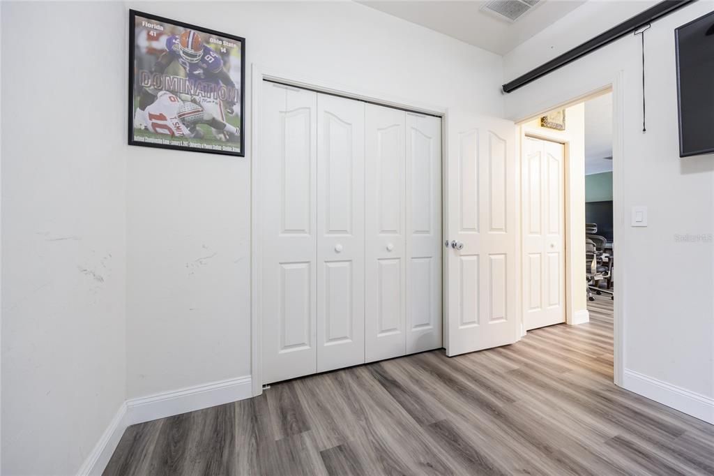 For Sale: $295,000 (3 beds, 2 baths, 1402 Square Feet)