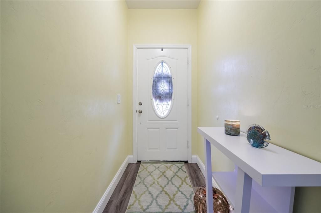 For Sale: $295,000 (3 beds, 2 baths, 1402 Square Feet)