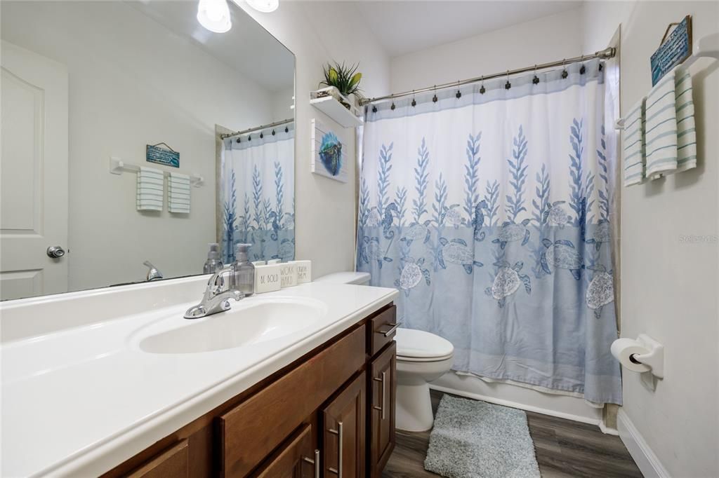 For Sale: $295,000 (3 beds, 2 baths, 1402 Square Feet)