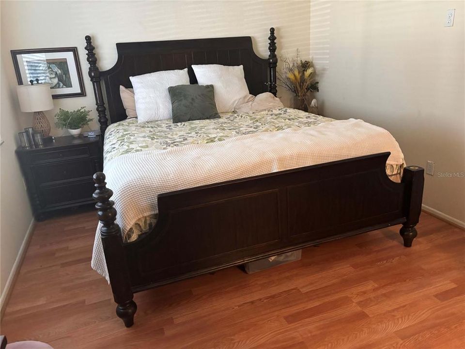 Activo con contrato: $370,000 (3 camas, 2 baños, 1332 Pies cuadrados)