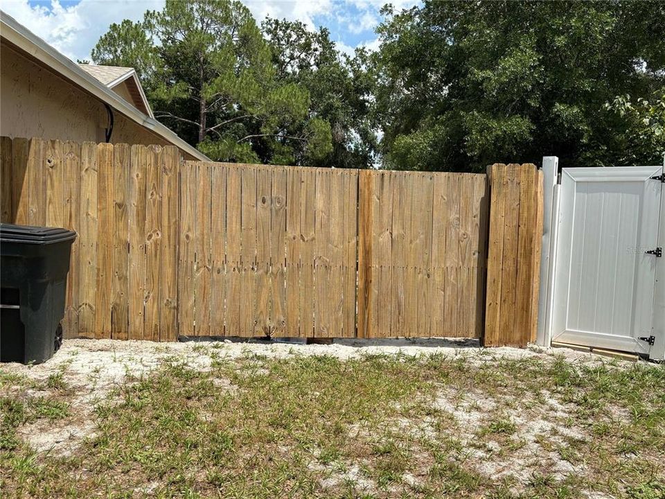 Activo con contrato: $370,000 (3 camas, 2 baños, 1332 Pies cuadrados)