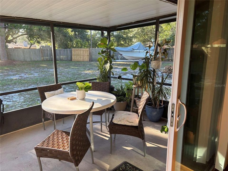 Activo con contrato: $370,000 (3 camas, 2 baños, 1332 Pies cuadrados)