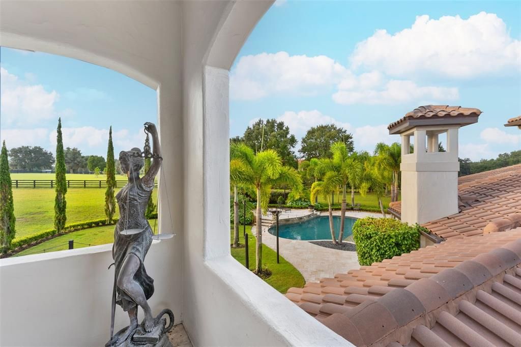 For Sale: $2,750,000 (7 beds, 9 baths, 7782 Square Feet)