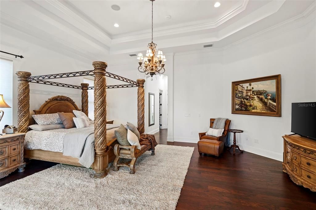 For Sale: $2,750,000 (7 beds, 9 baths, 7782 Square Feet)