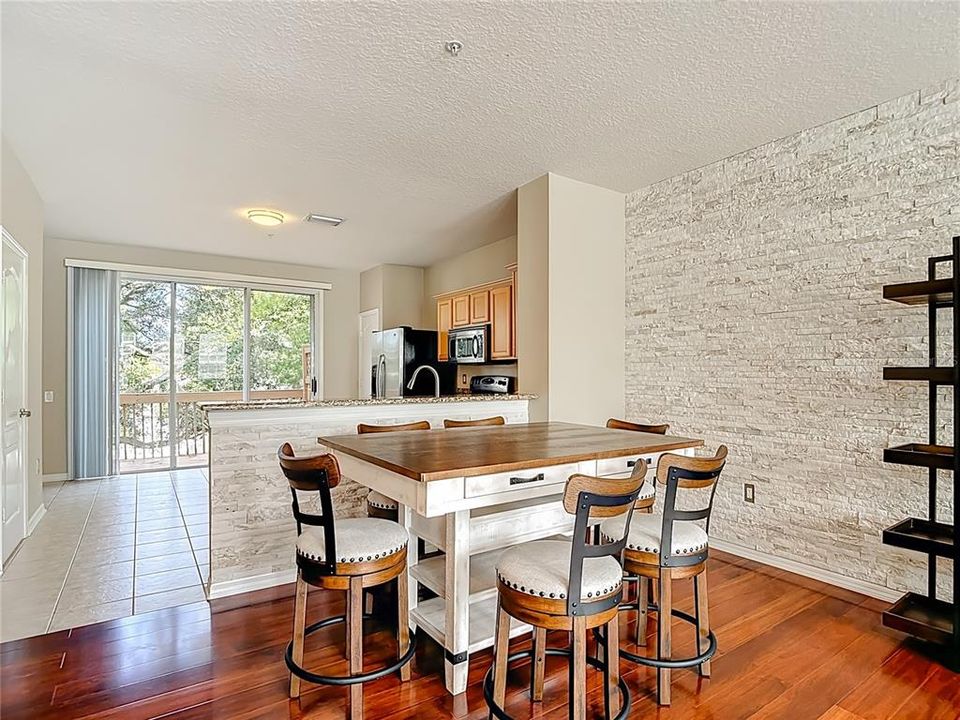 En Renta: $2,750 (3 camas, 2 baños, 1844 Pies cuadrados)