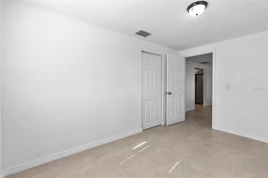 出租: $2,400 (3 贝兹, 2 浴室, 1100 平方英尺)