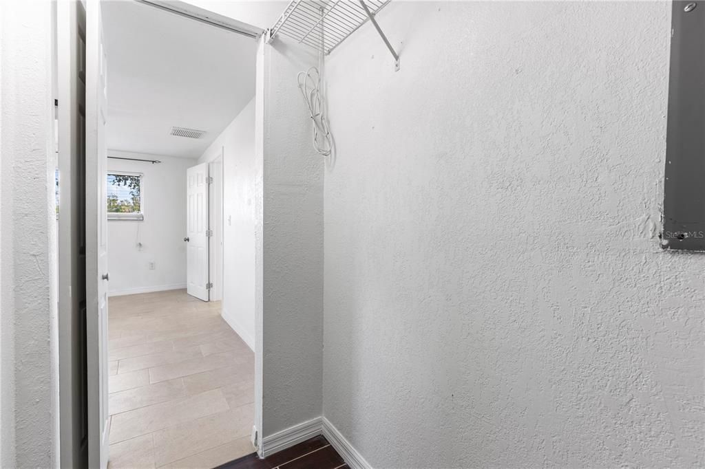 出租: $2,400 (3 贝兹, 2 浴室, 1100 平方英尺)