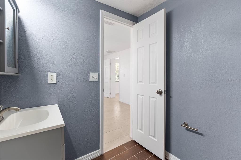 出租: $2,400 (3 贝兹, 2 浴室, 1100 平方英尺)