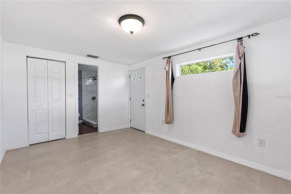 出租: $2,400 (3 贝兹, 2 浴室, 1100 平方英尺)