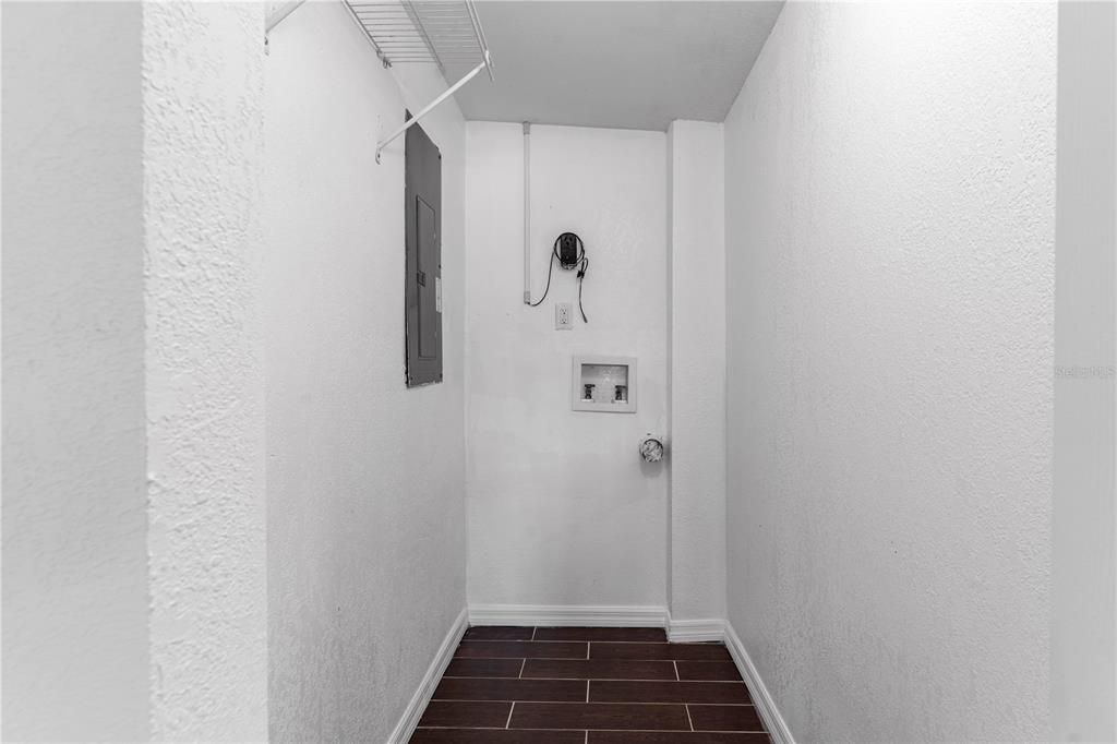 出租: $2,400 (3 贝兹, 2 浴室, 1100 平方英尺)