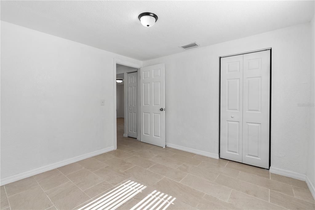 出租: $2,400 (3 贝兹, 2 浴室, 1100 平方英尺)