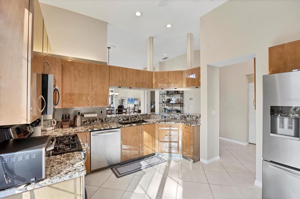 For Rent: $3,100 (2 beds, 2 baths, 1609 Square Feet)