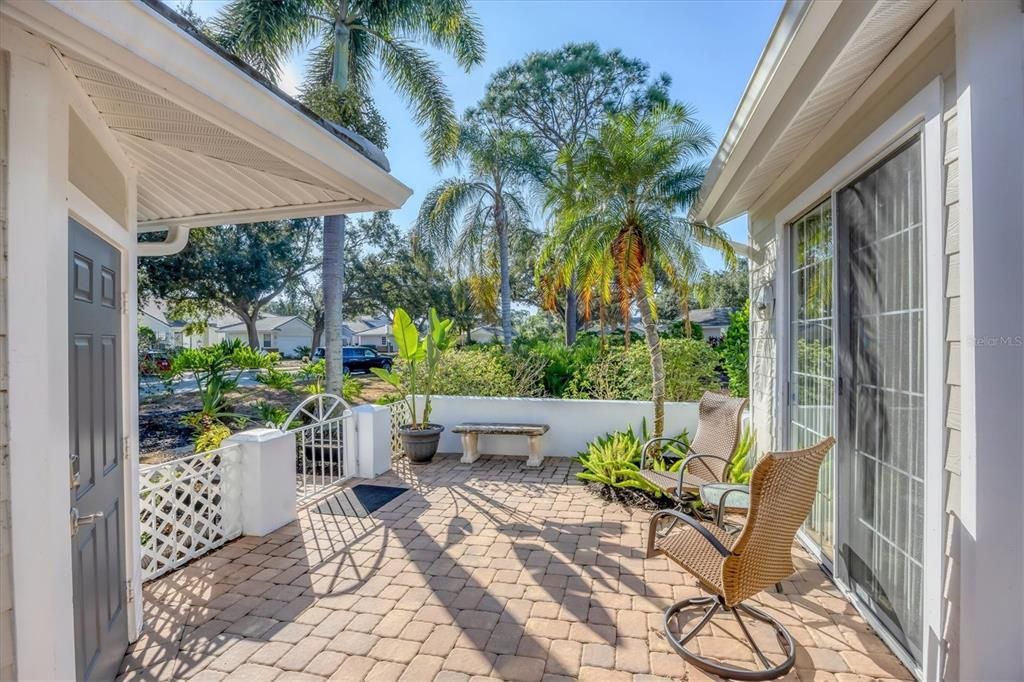 For Rent: $3,100 (2 beds, 2 baths, 1609 Square Feet)