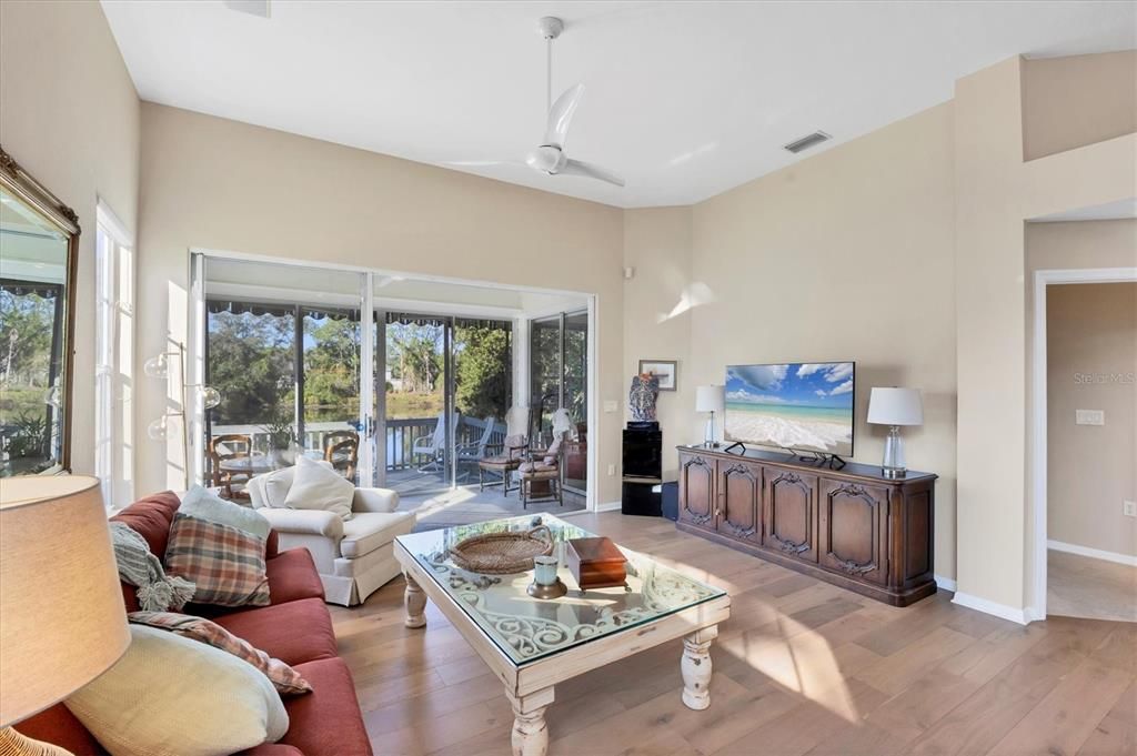 For Rent: $3,100 (2 beds, 2 baths, 1609 Square Feet)