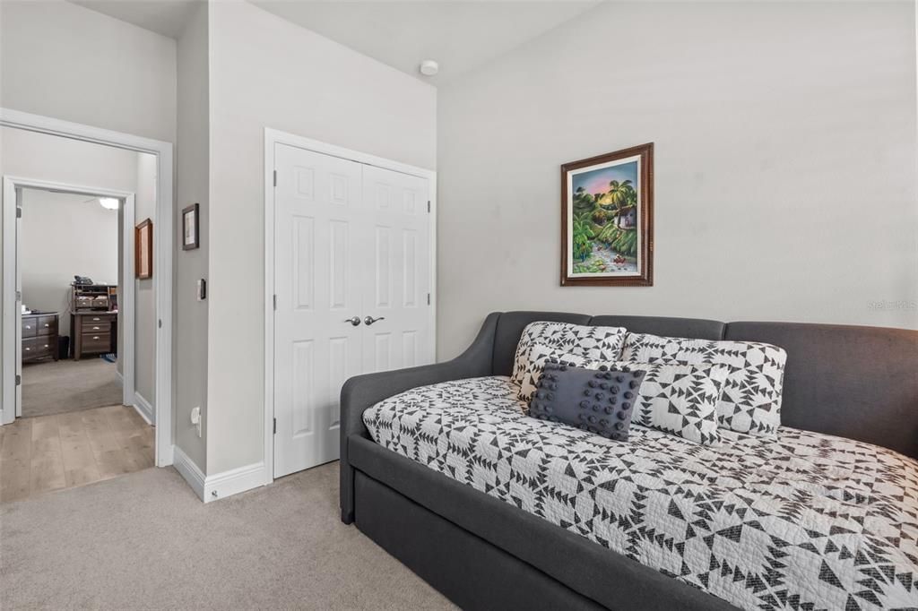 Activo con contrato: $475,000 (3 camas, 2 baños, 1715 Pies cuadrados)