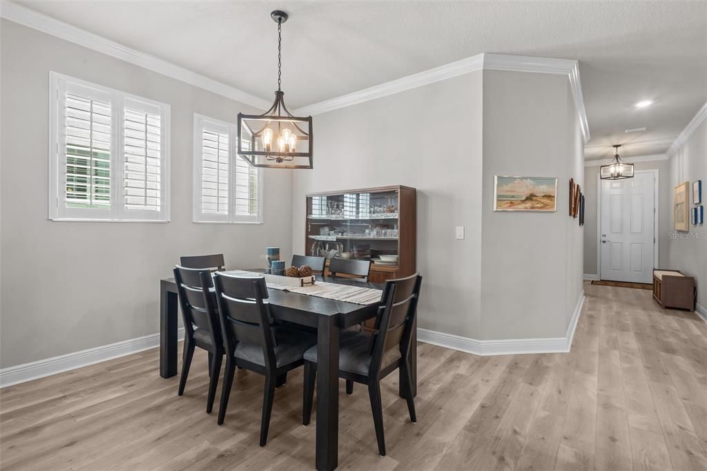 Activo con contrato: $475,000 (3 camas, 2 baños, 1715 Pies cuadrados)