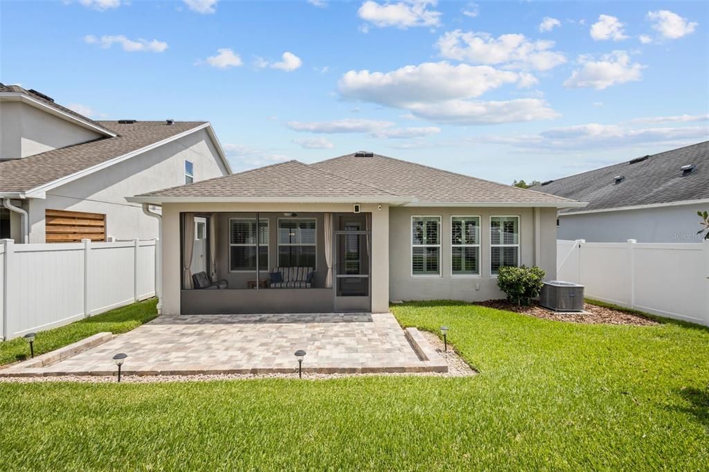 Activo con contrato: $475,000 (3 camas, 2 baños, 1715 Pies cuadrados)