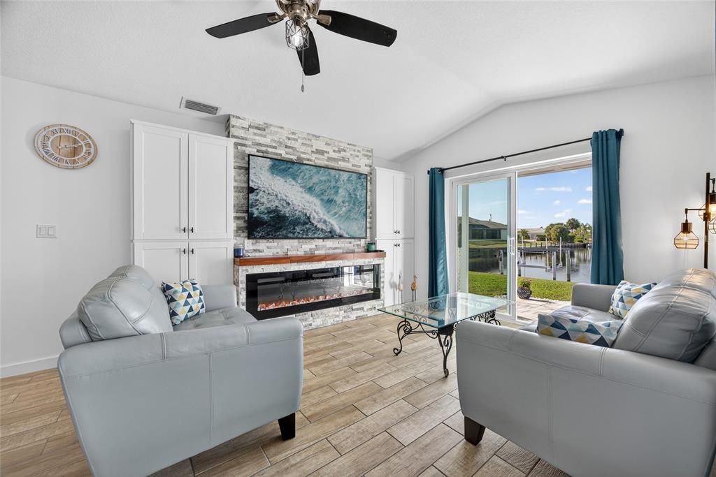 На продажу: $585,000 (3 спален, 3 ванн, 1798 Квадратных фут)