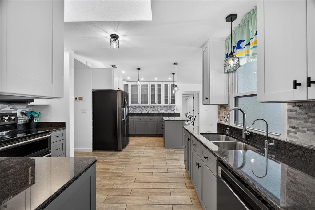 На продажу: $585,000 (3 спален, 3 ванн, 1798 Квадратных фут)