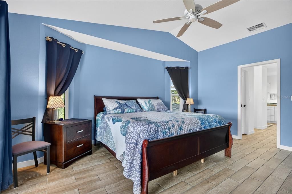 На продажу: $585,000 (3 спален, 3 ванн, 1798 Квадратных фут)