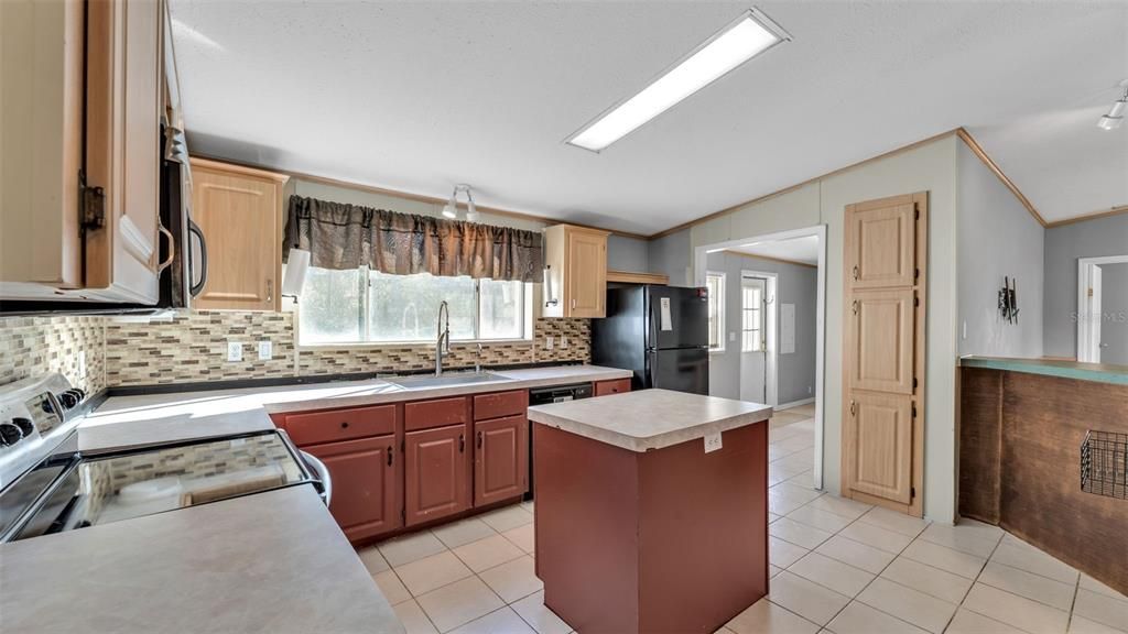 待售: $374,900 (5 贝兹, 2 浴室, 1920 平方英尺)