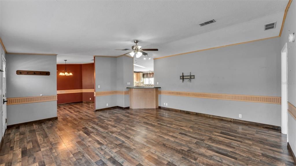 待售: $374,900 (5 贝兹, 2 浴室, 1920 平方英尺)