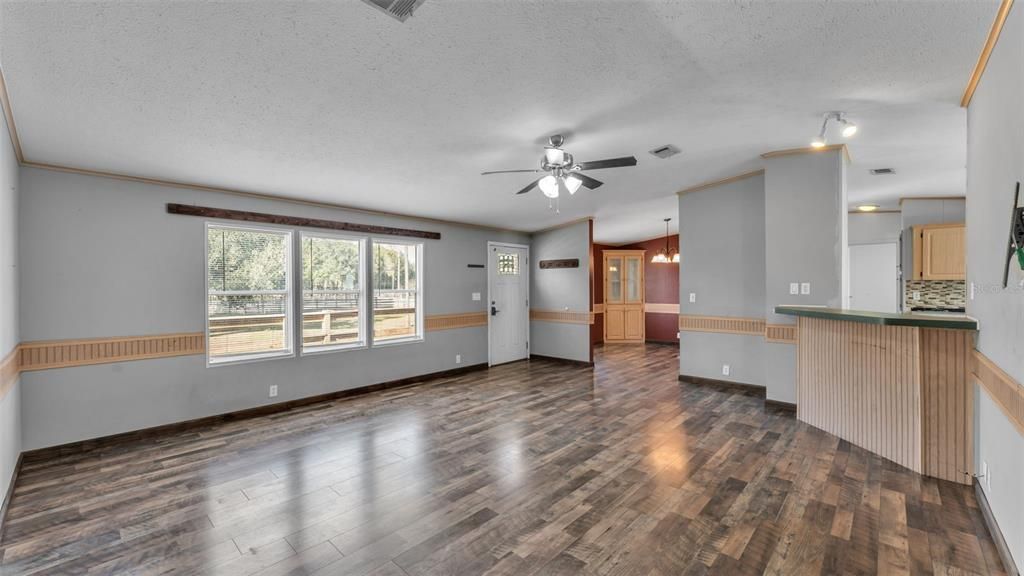 待售: $374,900 (5 贝兹, 2 浴室, 1920 平方英尺)