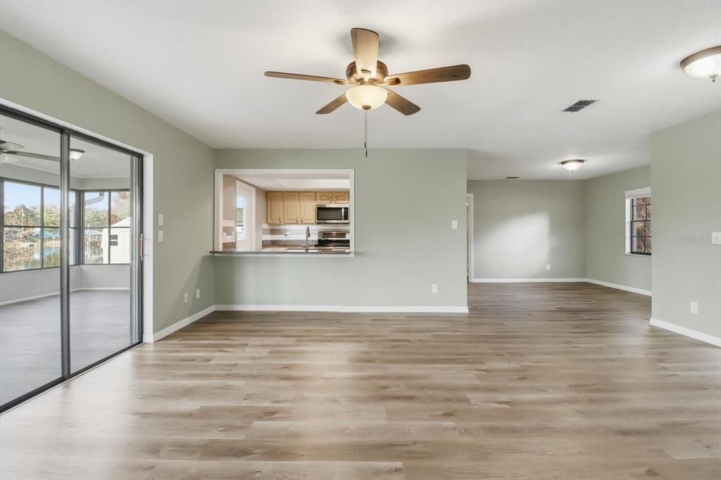 待售: $334,700 (2 贝兹, 2 浴室, 1466 平方英尺)