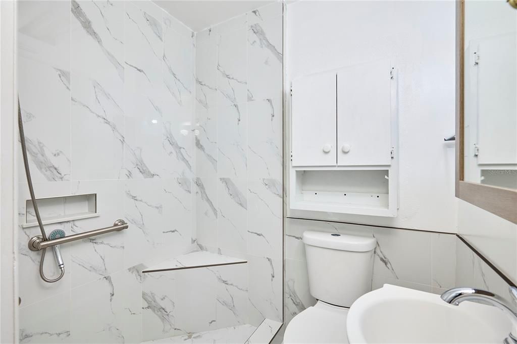 На продажу: $299,900 (3 спален, 3 ванн, 1240 Квадратных фут)