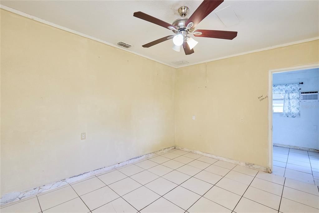 На продажу: $299,900 (3 спален, 3 ванн, 1240 Квадратных фут)